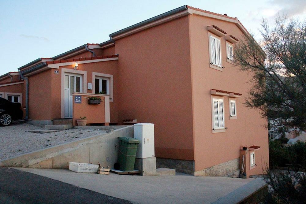 Apartmani Zeljko Metajna Exteriör bild
