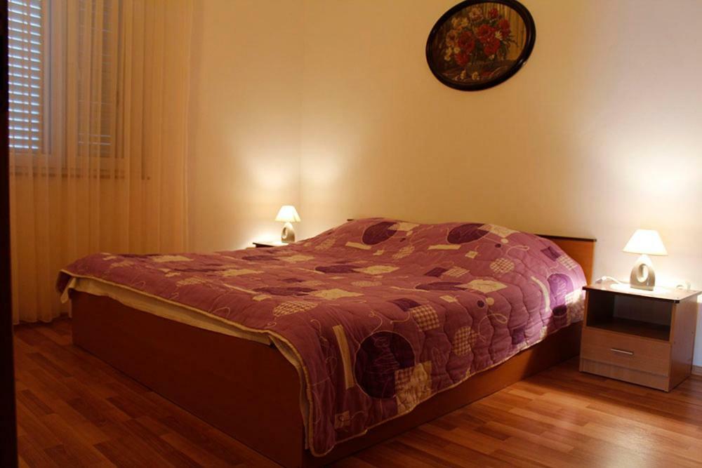 Apartmani Zeljko Metajna Exteriör bild
