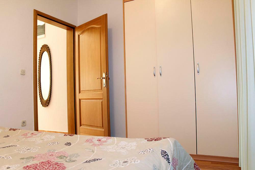Apartmani Zeljko Metajna Exteriör bild
