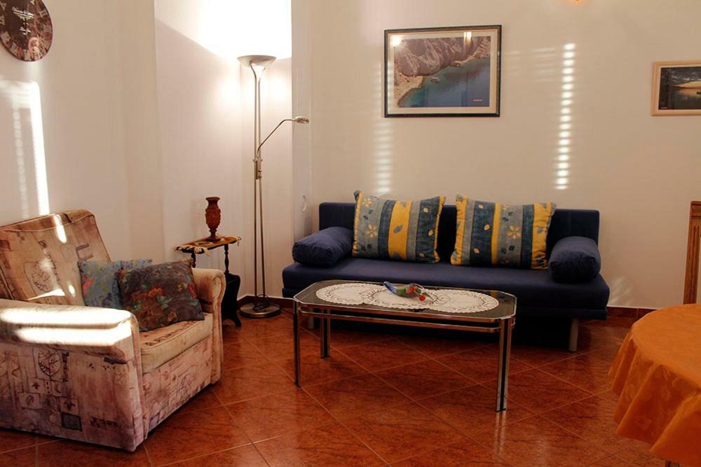 Apartmani Zeljko Metajna Exteriör bild