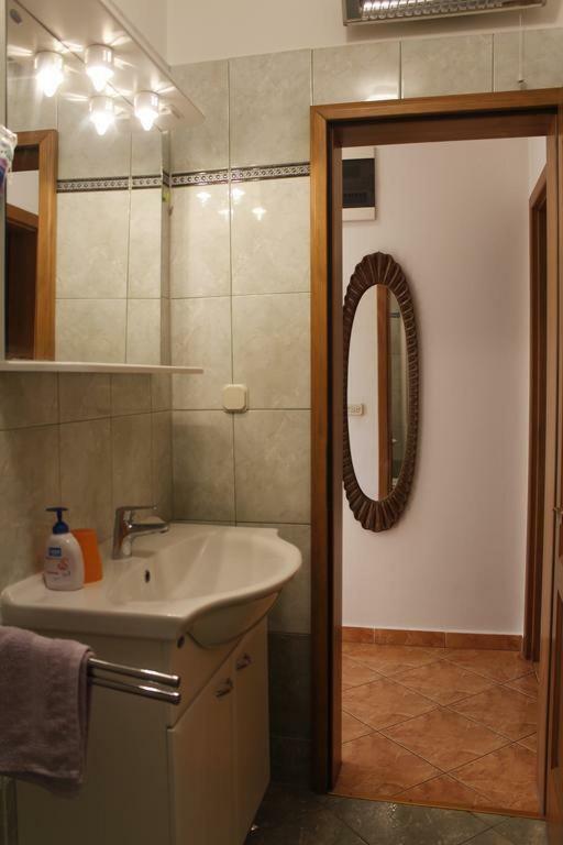 Apartmani Zeljko Metajna Exteriör bild
