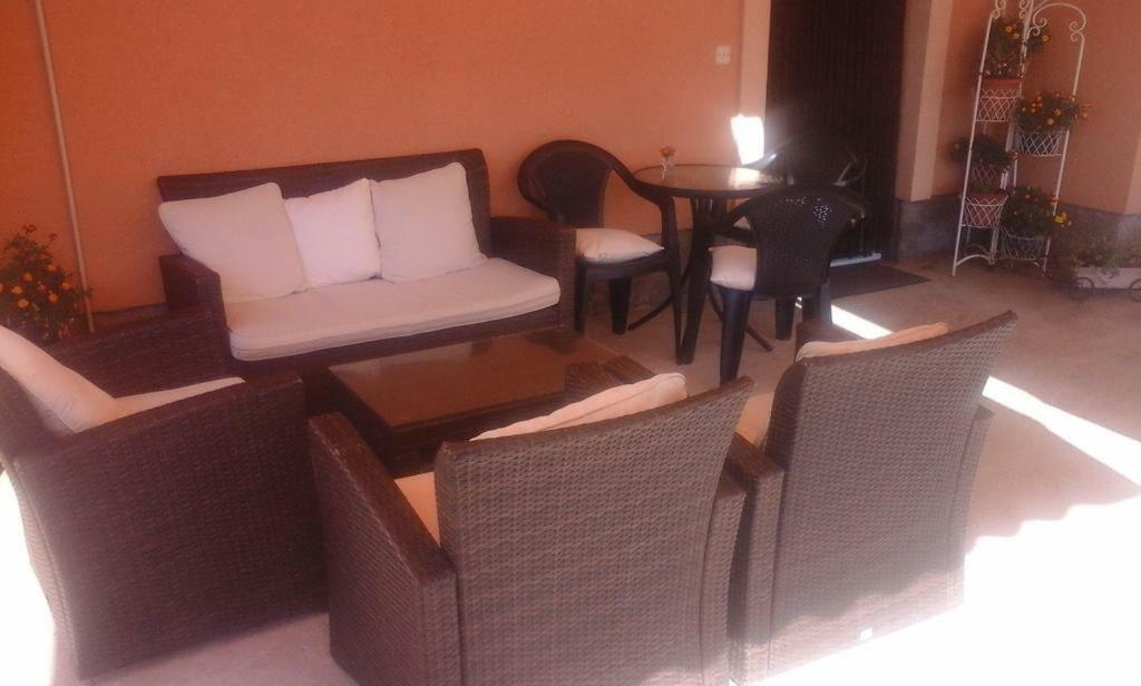 Apartmani Zeljko Metajna Exteriör bild